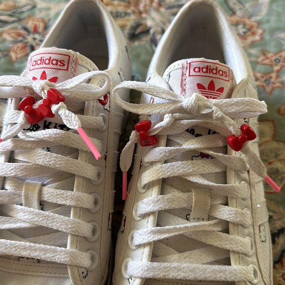 Adidas Hello Kitty colab Nizza White and Red Classic Sneakers - Picture 3 of 11